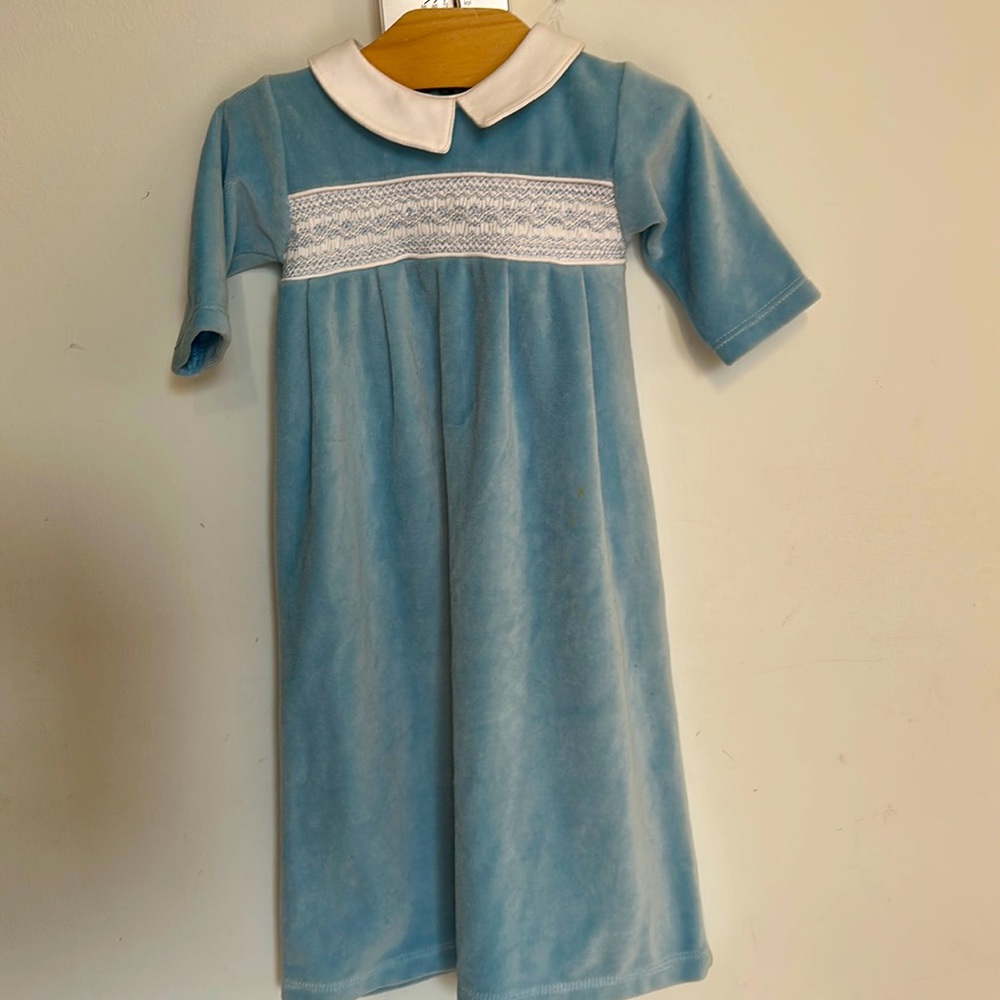 Kissy Kissy baby gown
